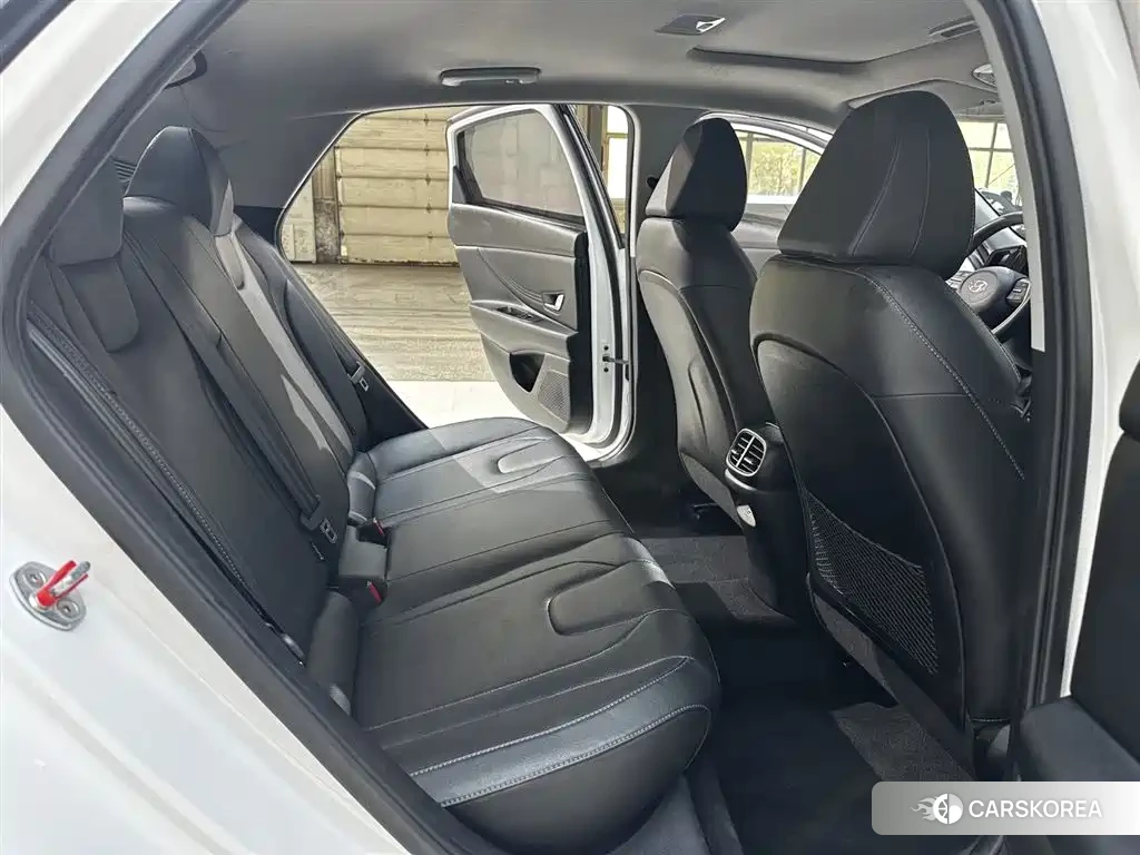 Hyundai Elantra 2022 Белый из Китая, фото 6