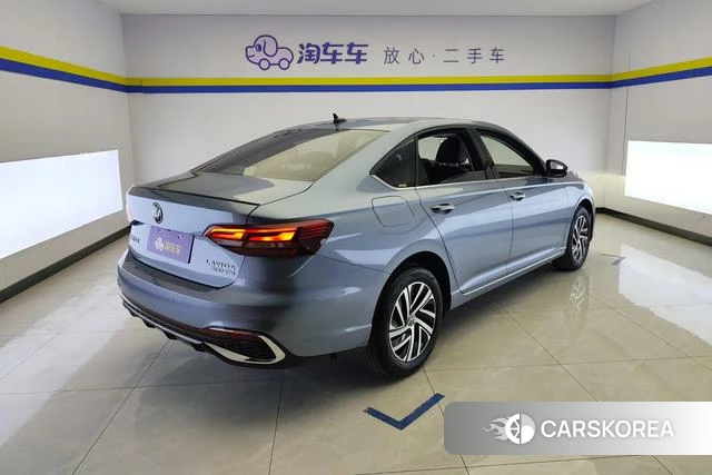 Volkswagen Lavida 2023 Синий из Китая, фото 6