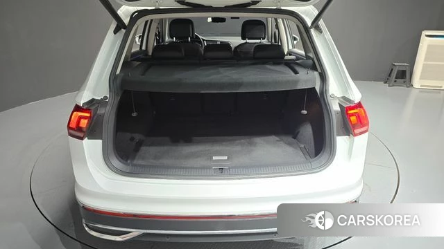 Volkswagen Tiguan second Generation 2021 Белый из Кореи, фото 6