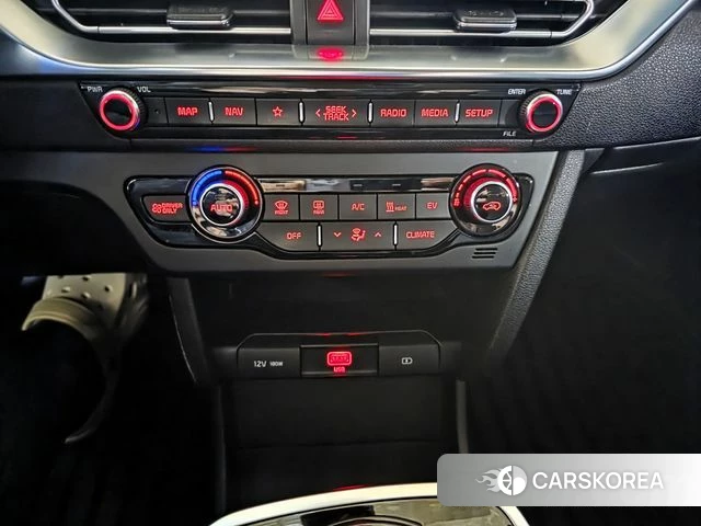 Kia Niro Plus 2022 Белый из Кореи, фото 6