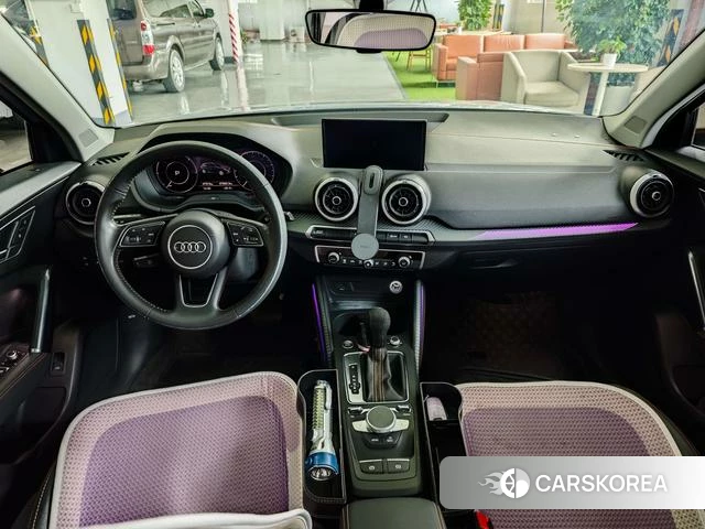 Audi Q2L e-tron 2022 Серебристо-серый из Китая, фото 6