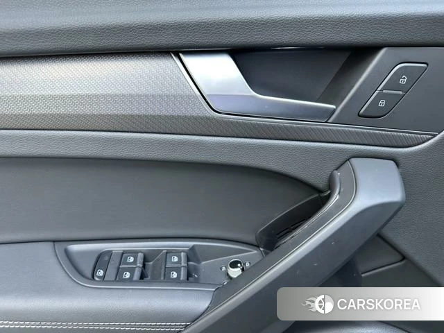 Audi Q5L 2022 Черный из Китая, фото 6
