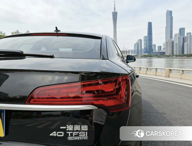 Audi Q5L 2022 Черный из Китая, фото 6