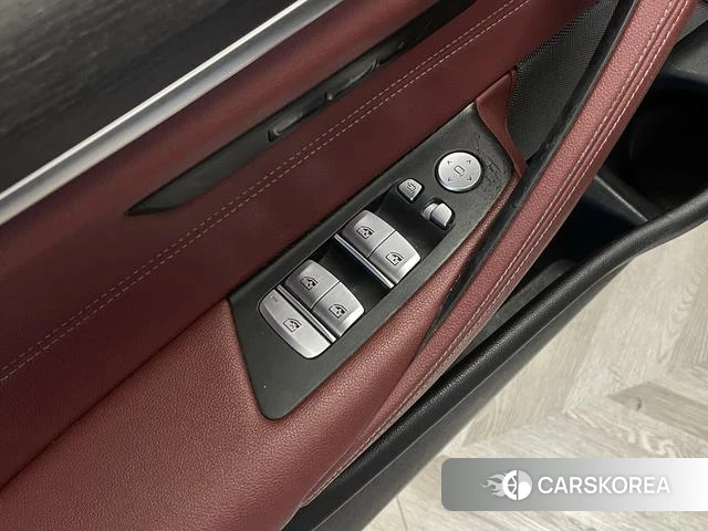 BMW 5 series PHEV 2021 Черный из Китая, фото 6