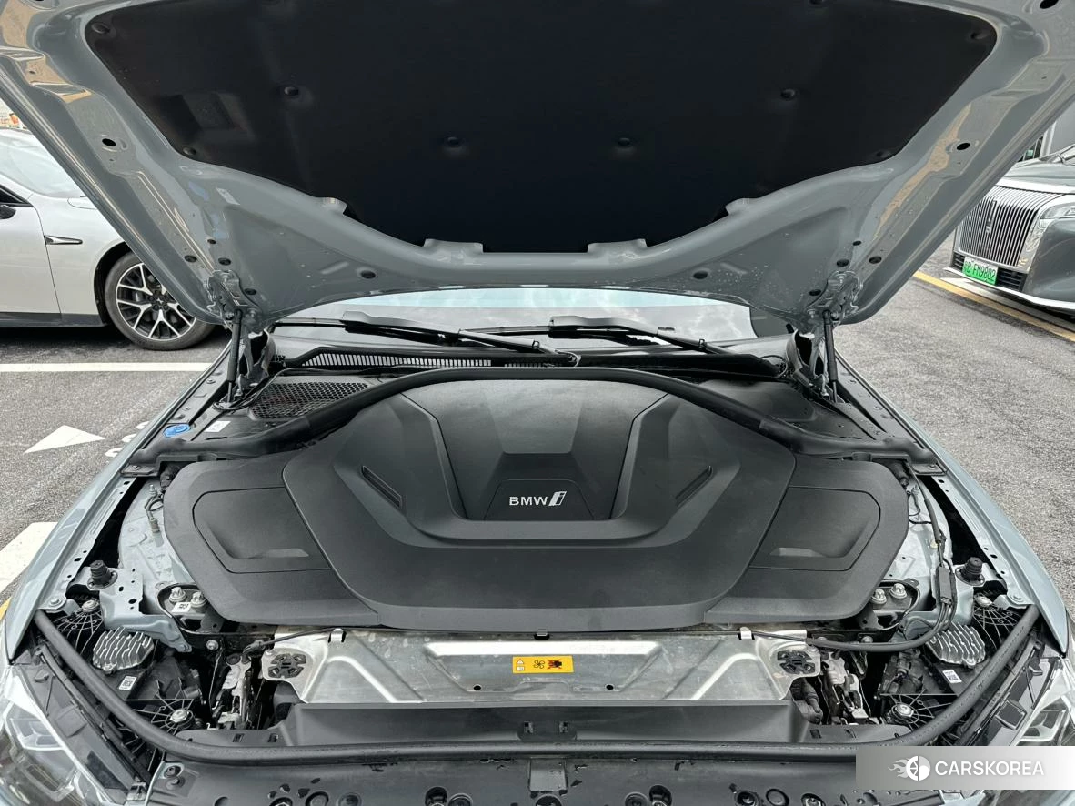 BMW i4 2023 Темно-серый из Китая, фото 6