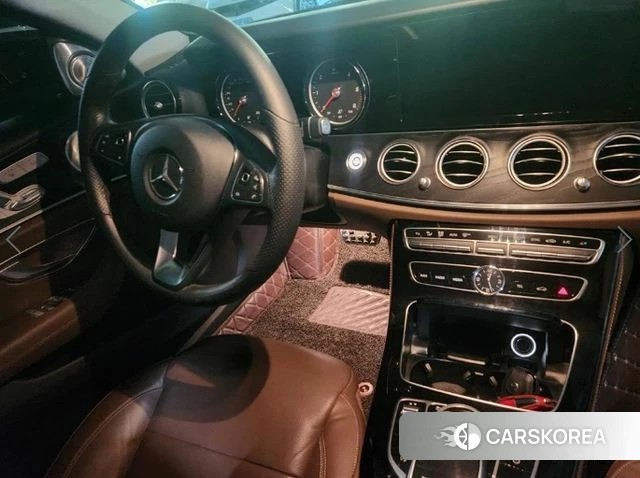 Mercedes-Benz E-Class W213 2018 Белый из Кореи, фото 6