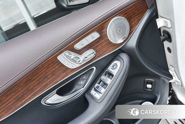 Mercedes-Benz GLC 2021 Белый из Китая, фото 6