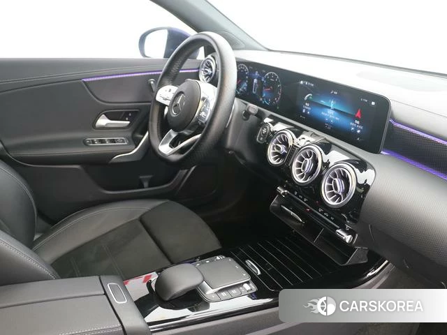 Mercedes-Benz Class A 2021 Синий из Китая, фото 6