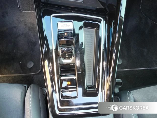 Volkswagen Golf 8th Generation 2026 Серебристо-серый из Кореи, фото 6