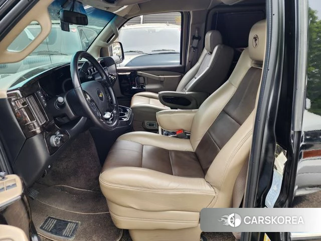 Chevrolet Express Van 2018 Черный из Кореи, фото 6