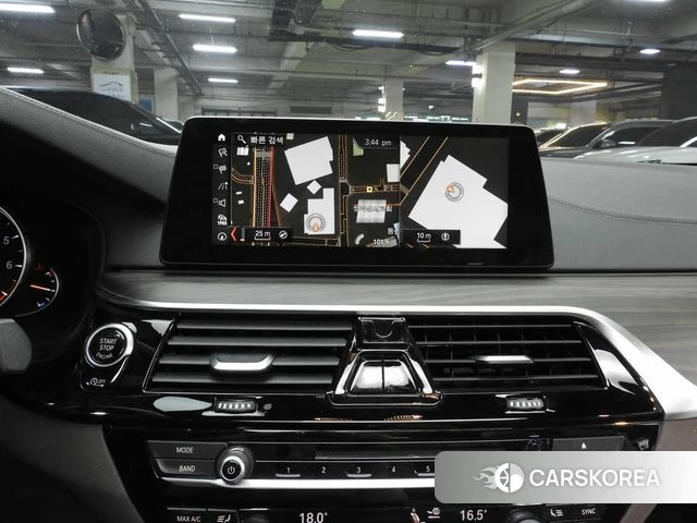 BMW 5 Series (G30) 2018 Черный из Кореи, фото 6
