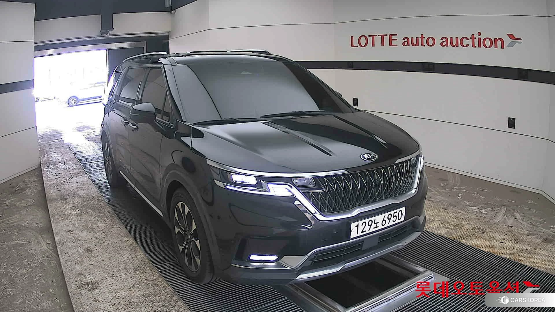 Kia Carnival 2021 Черный из Кореи, фото 6