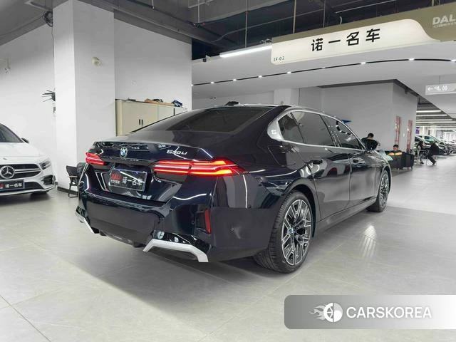 BMW 5 series 2025 Черный из Китая, фото 6