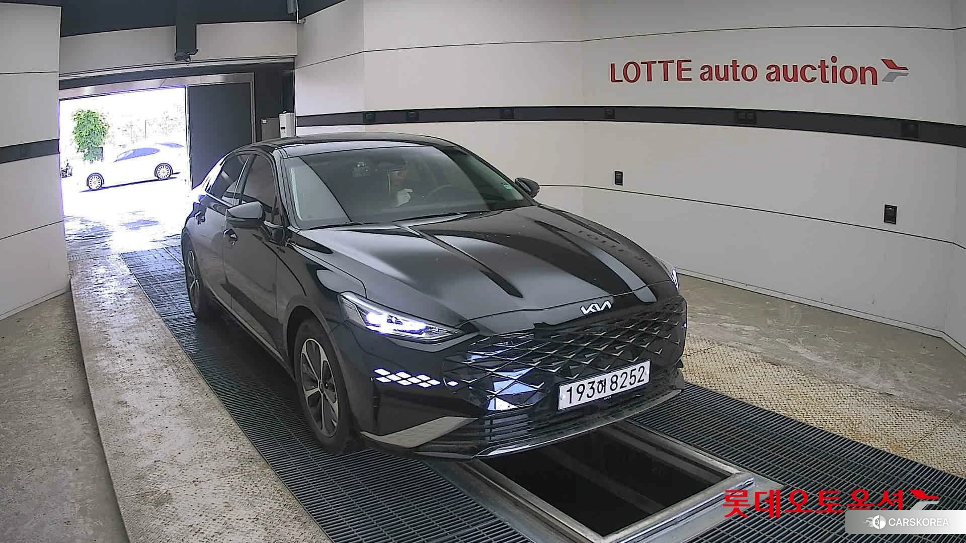 Kia K8 Hybrid 2023 Aurora Black Pearl из Кореи, фото 6