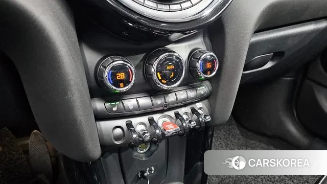 Mini Cooper D 2018 Зеленый из Кореи, фото 6