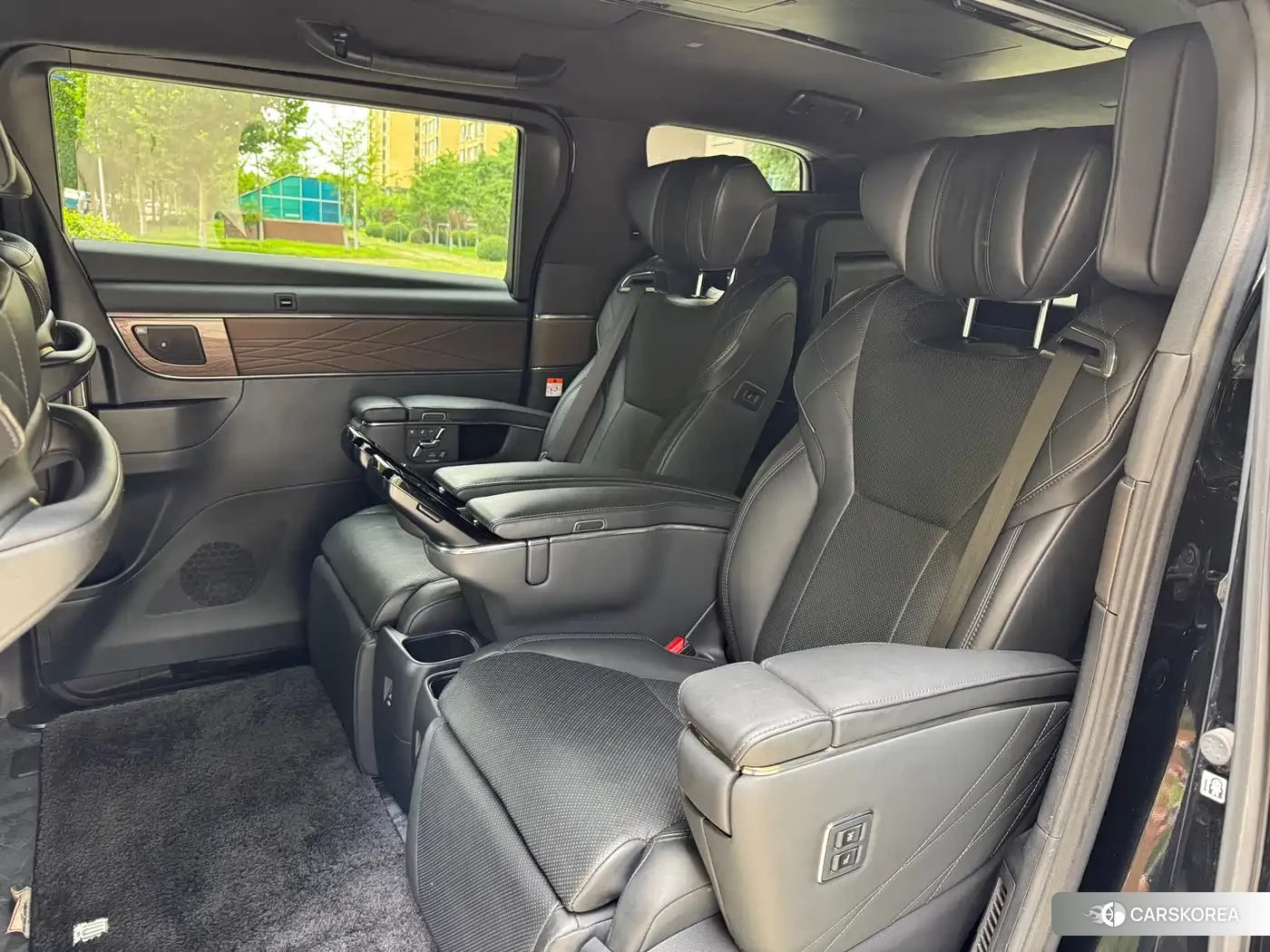 Toyota Vellfire 2024 Черный из Китая, фото 6