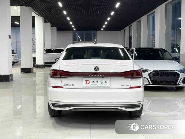 Volkswagen Passat 2022 Белый из Китая, фото 6