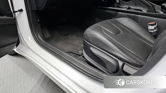 Hyundai The New Avante (CN7) 2024 Белый из Кореи, фото 6