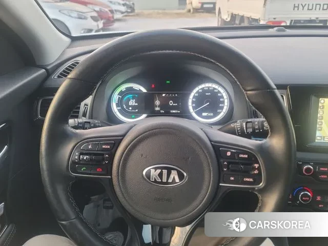 Kia Niro 2018 Белый из Кореи, фото 6