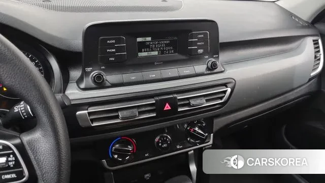 Kia Seltos 2021 Белый из Кореи, фото 6