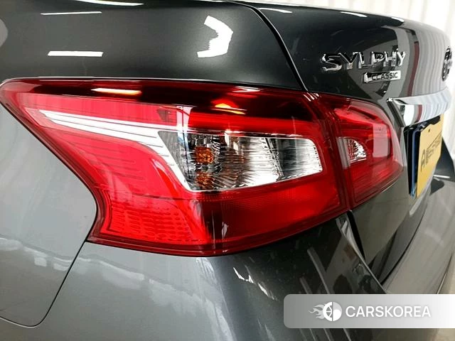 Nissan Xuan Yi 2025 Темно-серый из Китая, фото 6