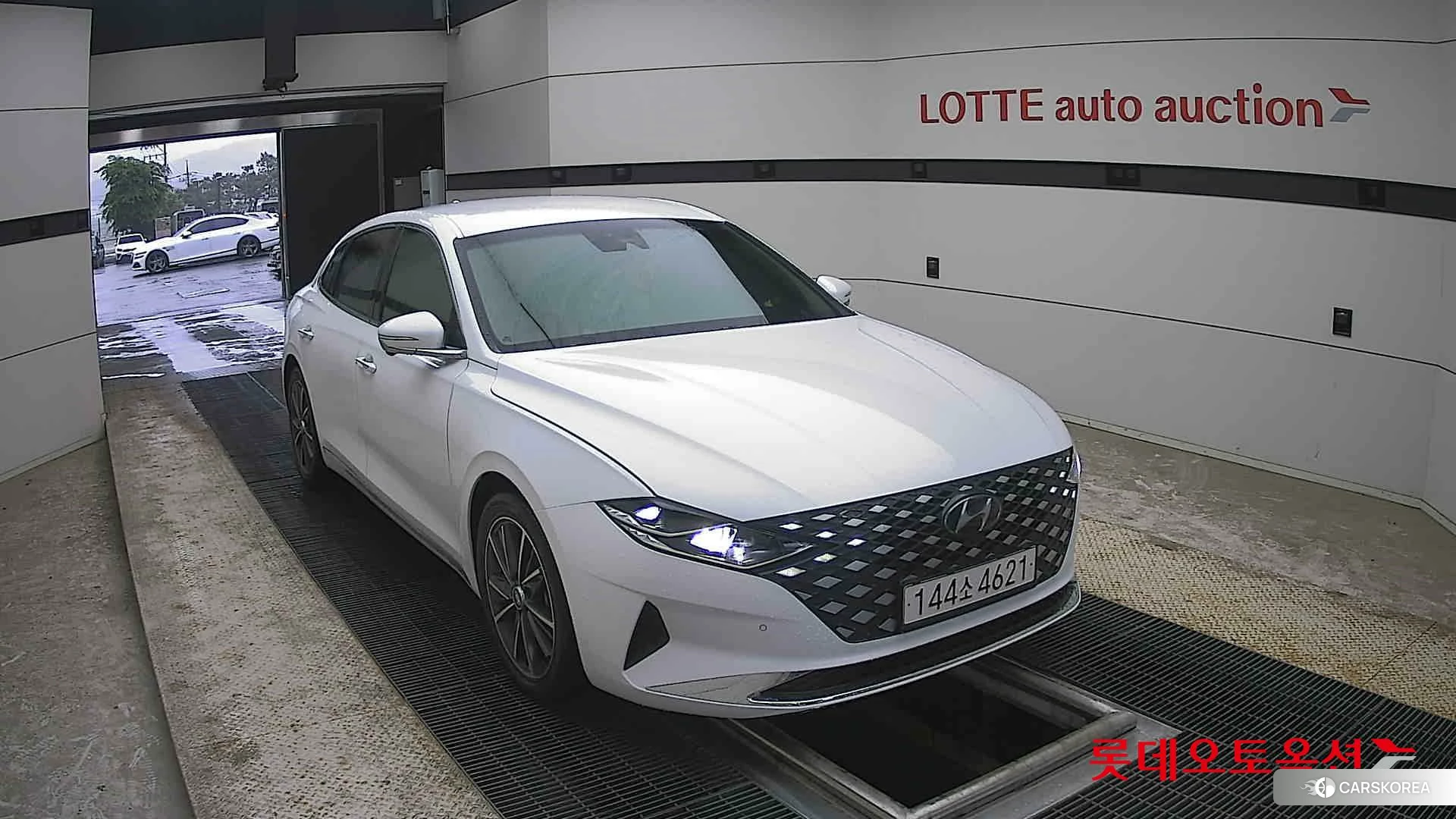 Hyundai Grandeur 2022 Белый из Кореи, фото 6