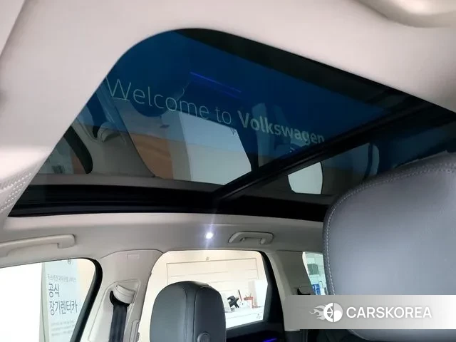 Volkswagen Touareg 3rd generation 2023 Белый из Кореи, фото 6