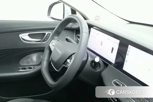 Roewe D7 DMH 2024 Темно-серый из Китая, фото 6