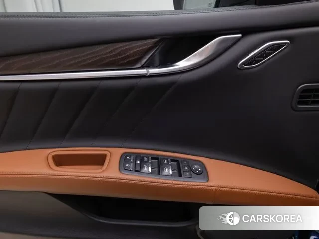 Maserati Ghibli id 2910111 из Кореи 6