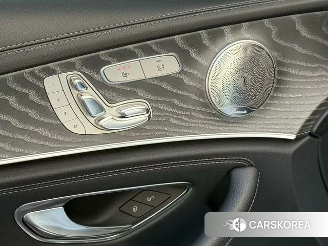 Mercedes-Benz E-class PHEV 2022 Белый из Китая, фото 6