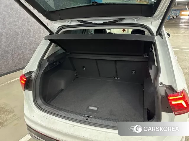 Volkswagen Tiguan second Generation 2023 Белый из Кореи, фото 6