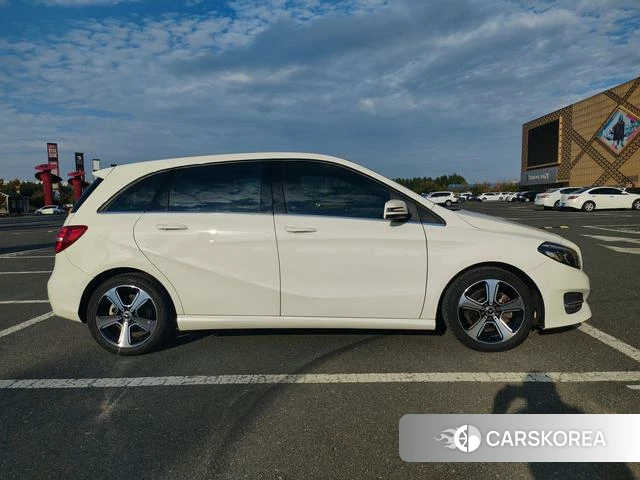 Mercedes-Benz Class B 2018 Белый из Китая, фото 6