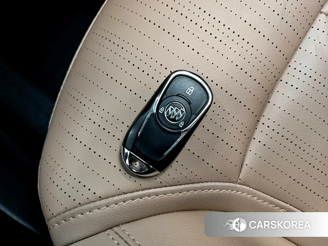 Buick GL6 2023 Белый из Китая, фото 6