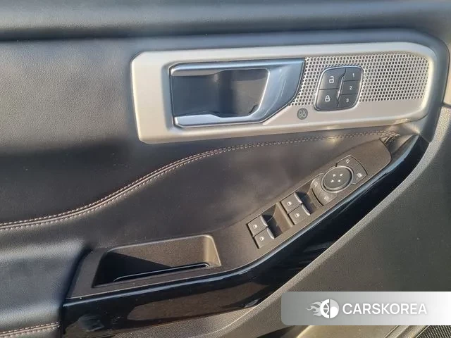 Ford Explorer 6th Generation 2022 Черный из Кореи, фото 6