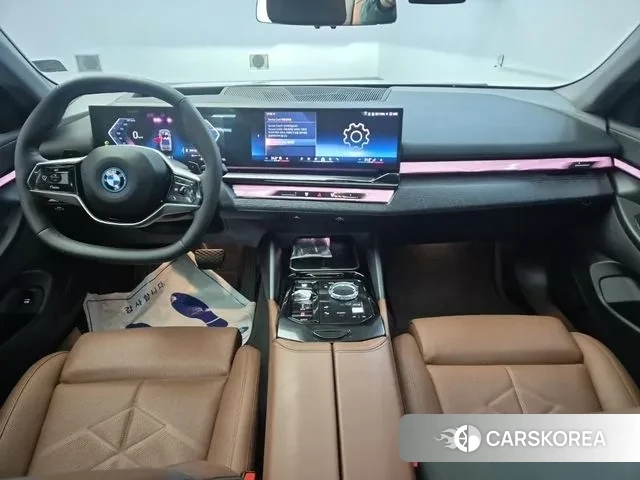 BMW 5 Series (G60) 2024 Серебряный из Кореи, фото 6