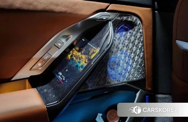 BMW 7 Series (G70) 2024 Небесно-голубой из Кореи, фото 6