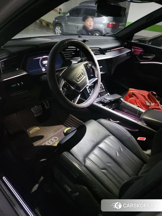 Audi e-Tron 2021 Белый из Кореи, фото 6