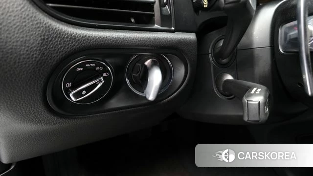 Porsche Macan 2019 Серебристо-серый из Кореи, фото 6