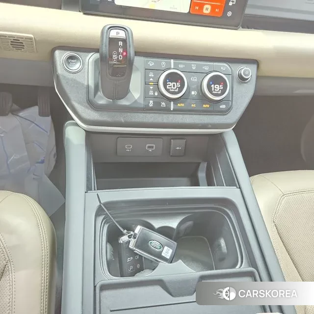 Land Rover Defender (L663) 2021 Белый из Кореи, фото 6