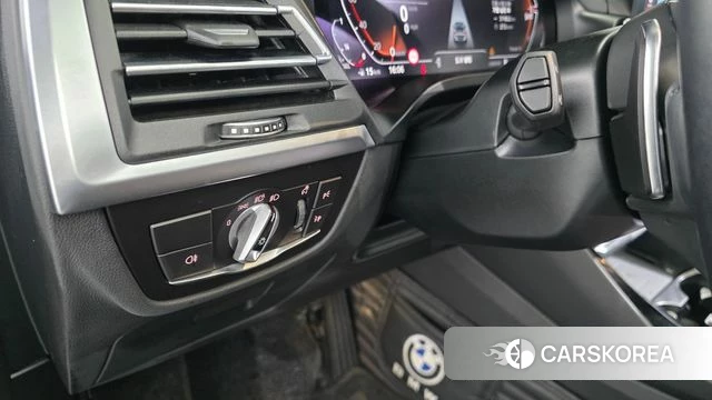 BMW X3 (G01) 2022 Серебристо-серый из Кореи, фото 6