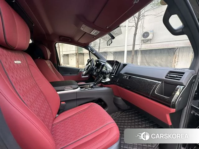 Toyota Hiace 2024 Черный из Китая, фото 6