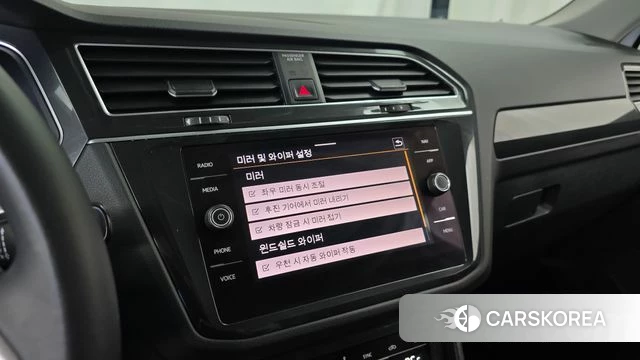 Volkswagen Tiguan second Generation 2021 Белый из Кореи, фото 6