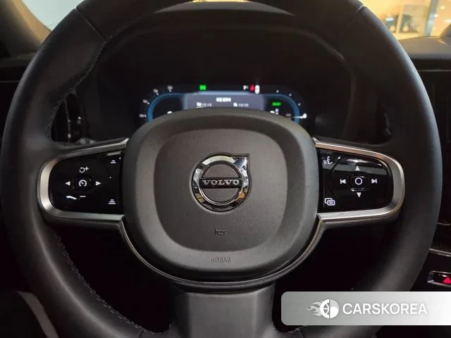 Volvo XC60 second Generation 2024 Черный из Кореи, фото 6