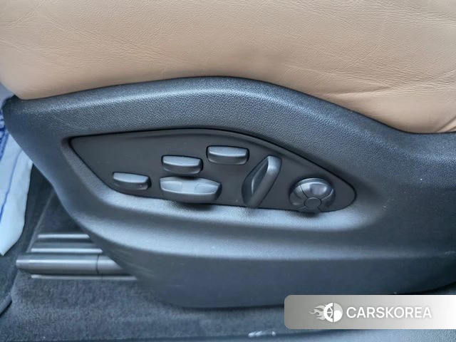 Porsche Cayenne (PO536) 2025 Серебристо-серый из Кореи, фото 6