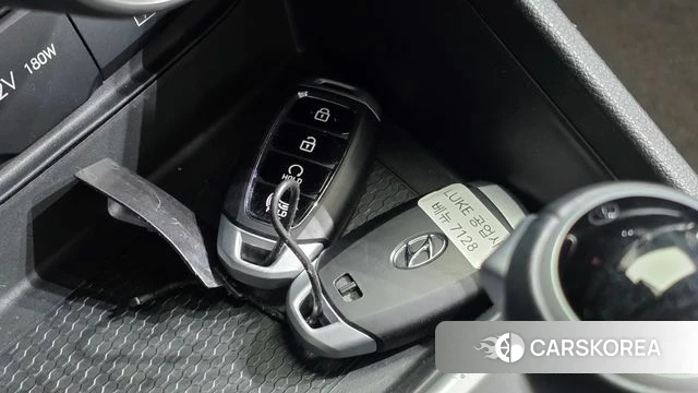 Hyundai Venue 2023 Белый из Кореи, фото 6