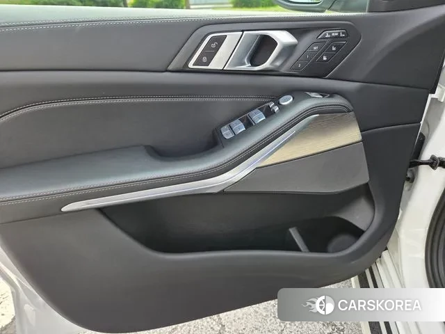 BMW X7 (G07) 2025 Белый из Кореи, фото 6