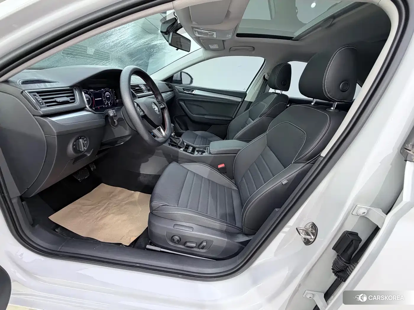 Skoda Superb 2023 Белый из Китая, фото 6