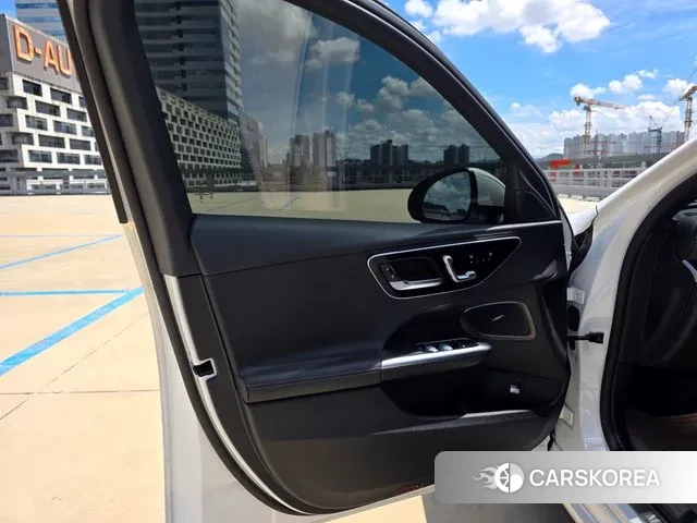 Mercedes-Benz C-Class W206 2023 Белый из Кореи, фото 6