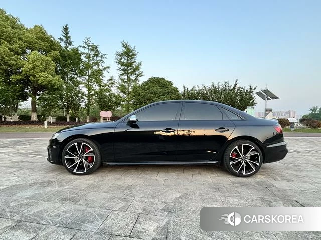 Audi S4 2023 Черный из Китая, фото 6