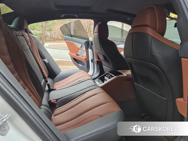 BMW 8 Series (G15) 2023 Белый из Кореи, фото 6